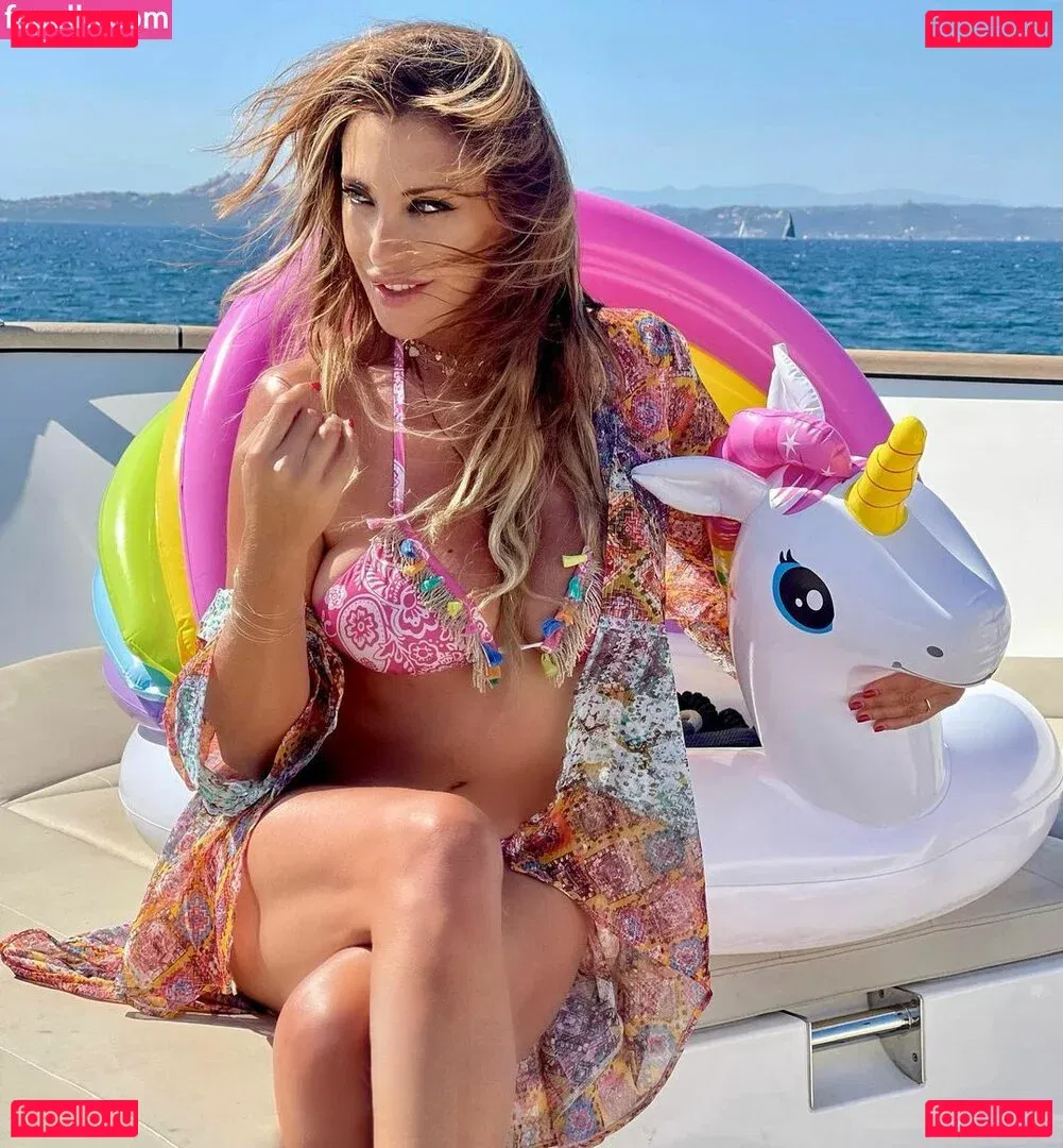 Sabrina Salerno Onlyfans Photo Gallery 