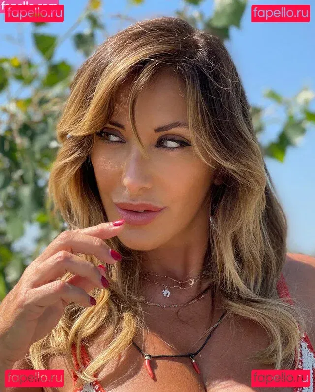 Sabrina Salerno Onlyfans Photo Gallery 