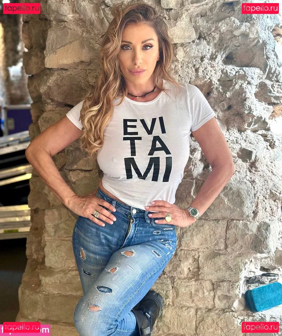 Sabrina Salerno Onlyfans Photo Gallery 