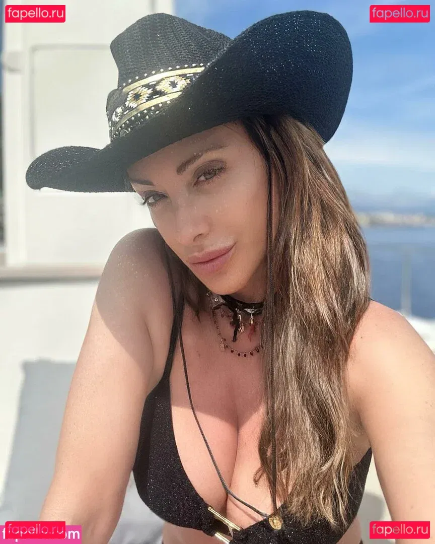 Sabrina Salerno Onlyfans Photo Gallery 