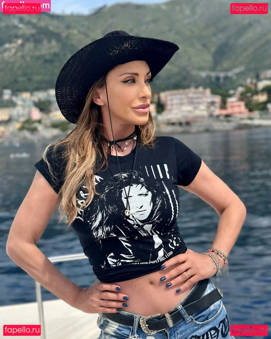 Sabrina Salerno Onlyfans Photo Gallery 