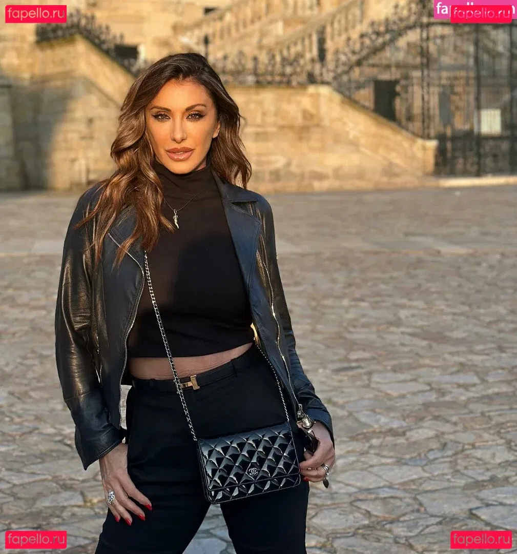 Sabrina Salerno Onlyfans Photo Gallery 