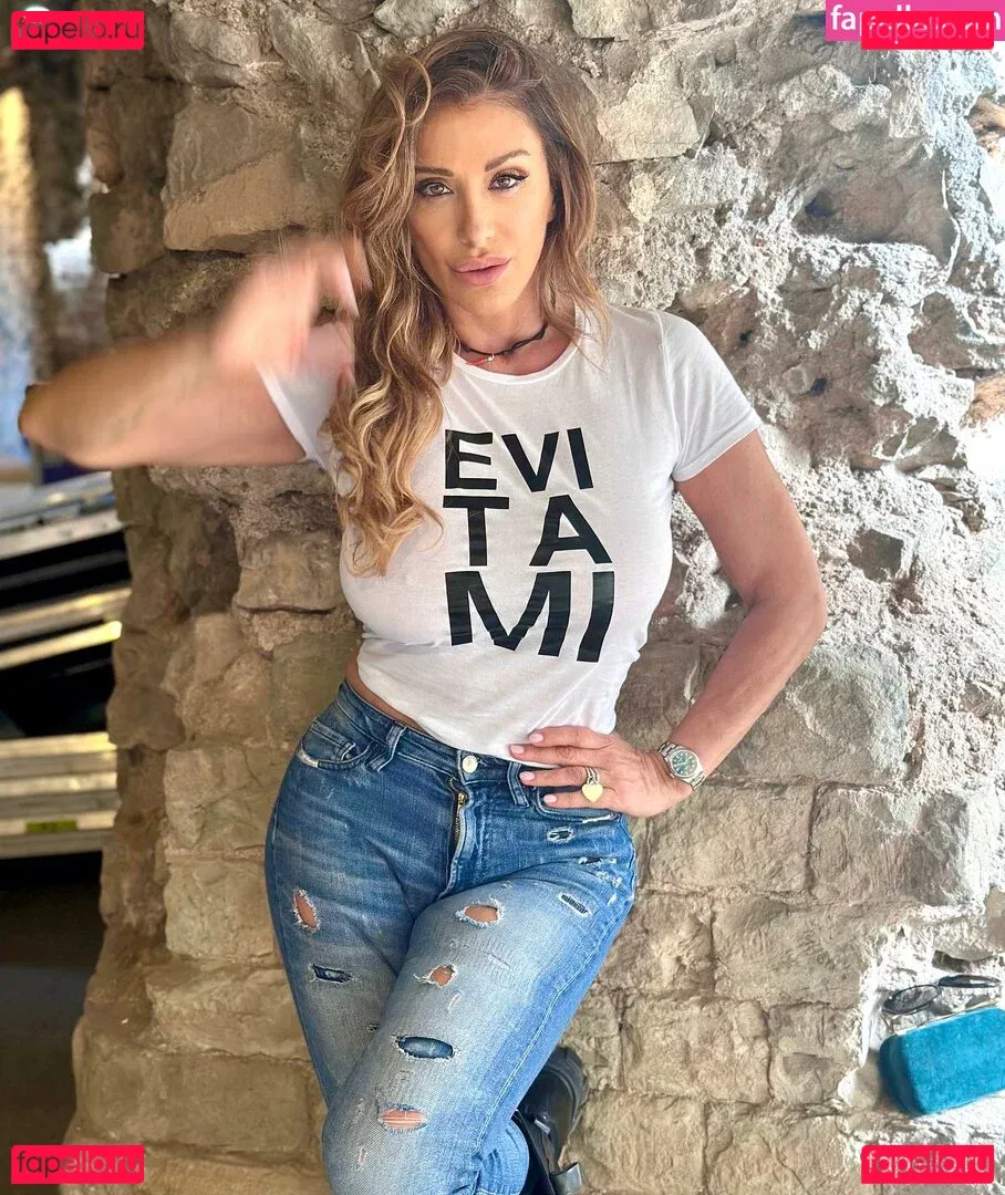 Sabrina Salerno Onlyfans Photo Gallery 