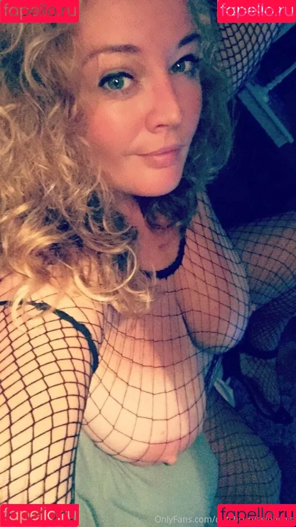 dutchcurvesinheels Onlyfans Photo Gallery 