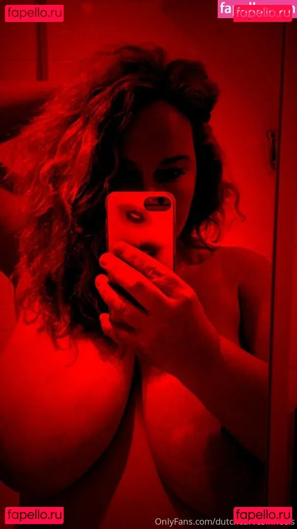 dutchcurvesinheels Onlyfans Photo Gallery 