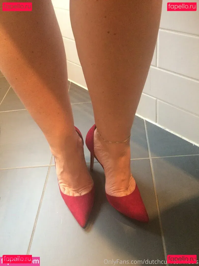dutchcurvesinheels Onlyfans Photo Gallery 