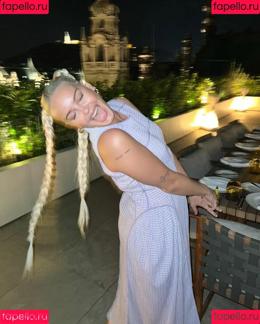 Annemarie Onlyfans Photo Gallery 