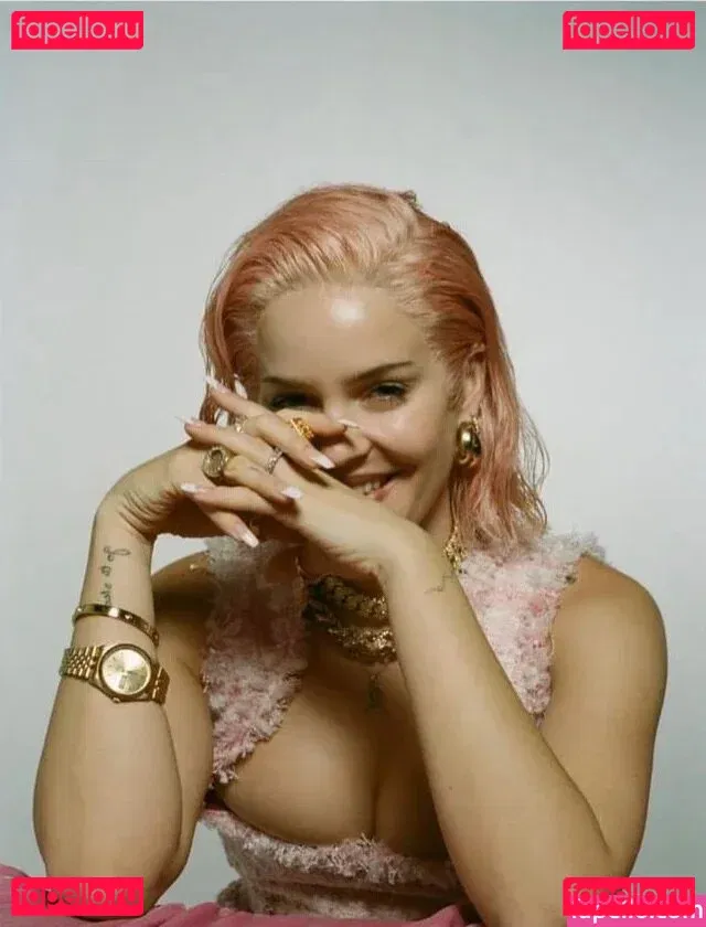 Annemarie Onlyfans Photo Gallery 