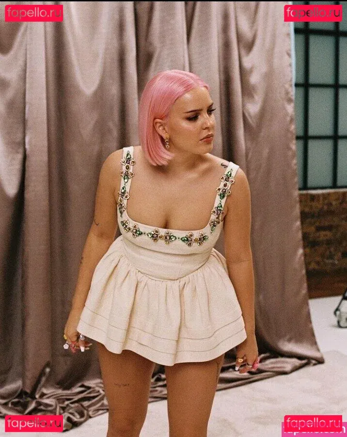 Annemarie Onlyfans Photo Gallery 