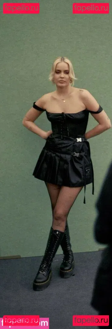 Annemarie Onlyfans Photo Gallery 