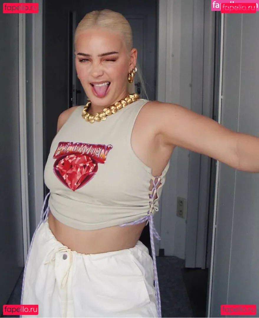 Annemarie Onlyfans Photo Gallery 