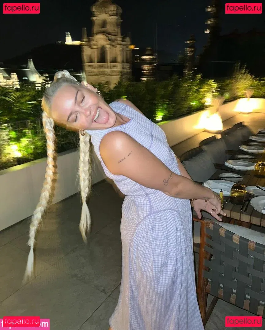 Annemarie Onlyfans Photo Gallery 