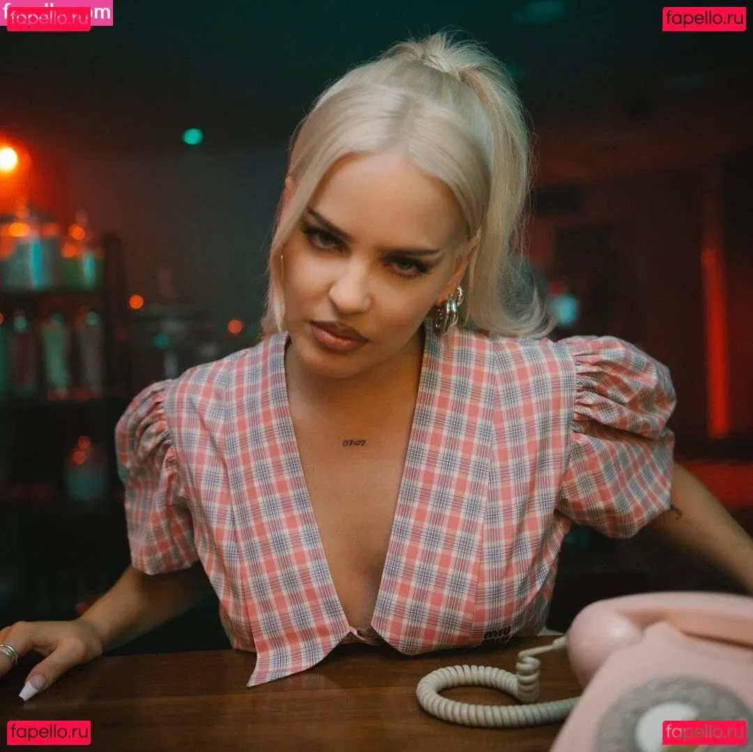 Annemarie Onlyfans Photo Gallery 