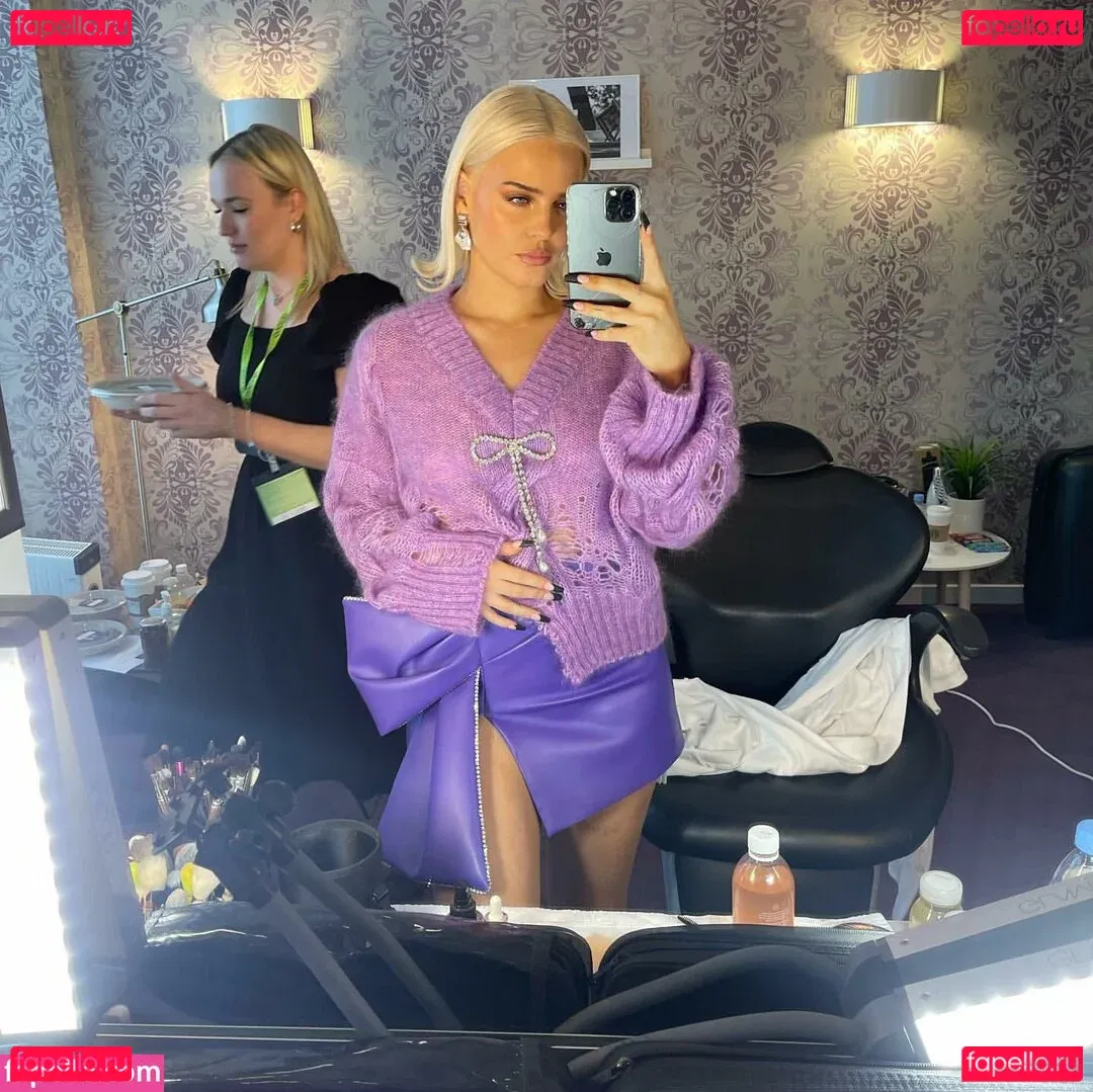 Annemarie Onlyfans Photo Gallery 