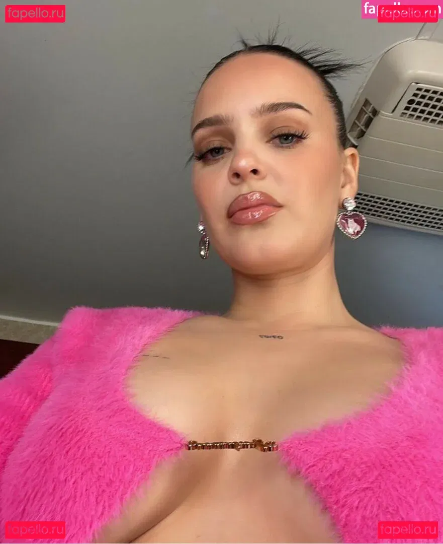 Annemarie Onlyfans Photo Gallery 