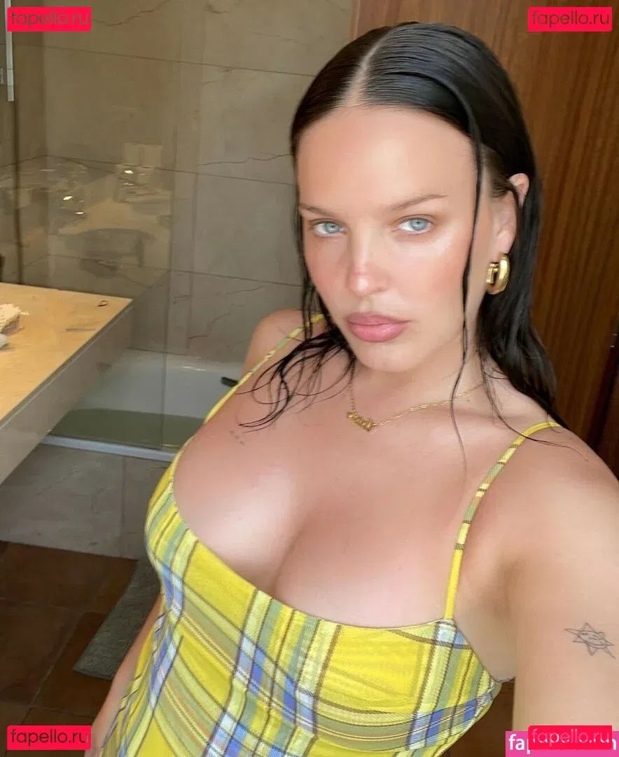 Annemarie Onlyfans Photo Gallery 