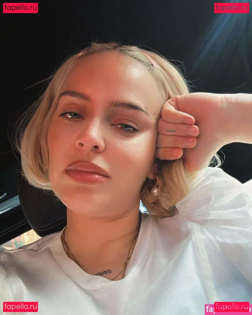 Annemarie Onlyfans Photo Gallery 