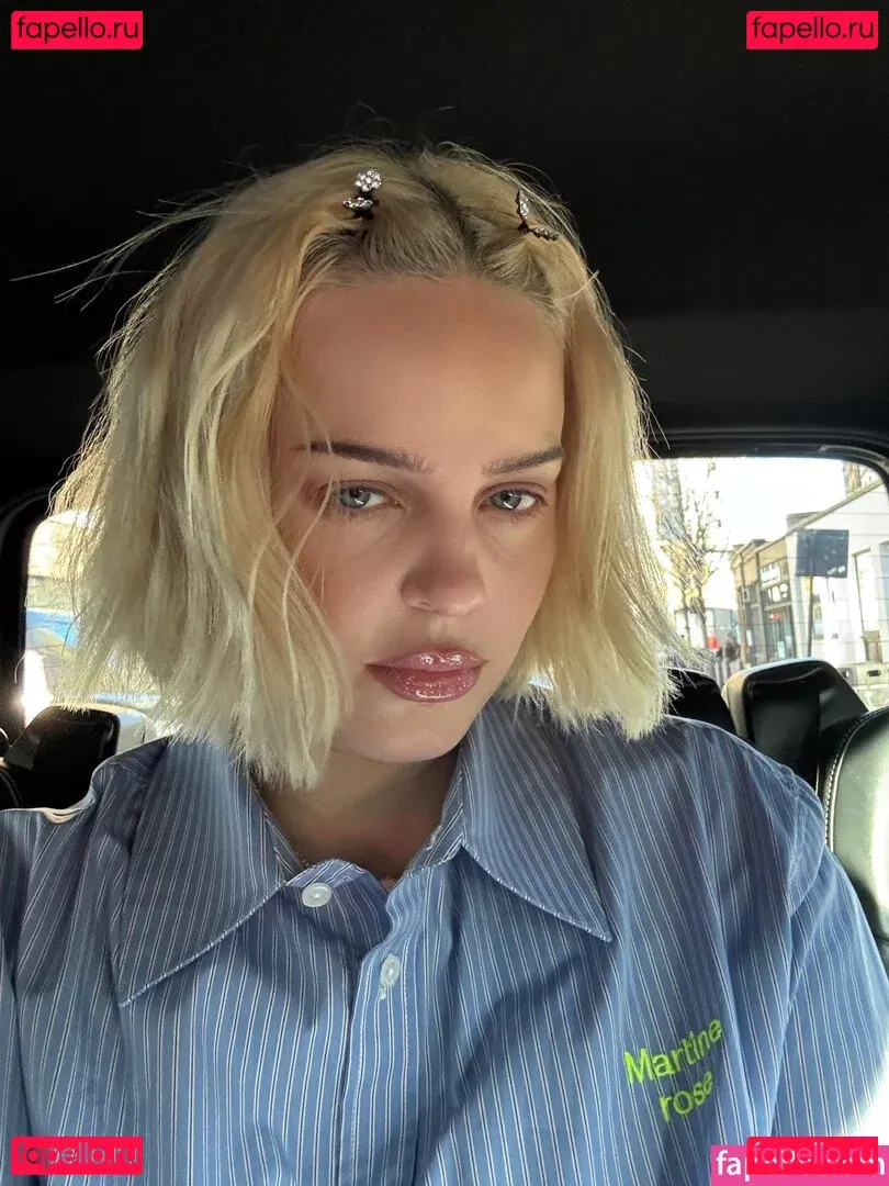 Annemarie Onlyfans Photo Gallery 