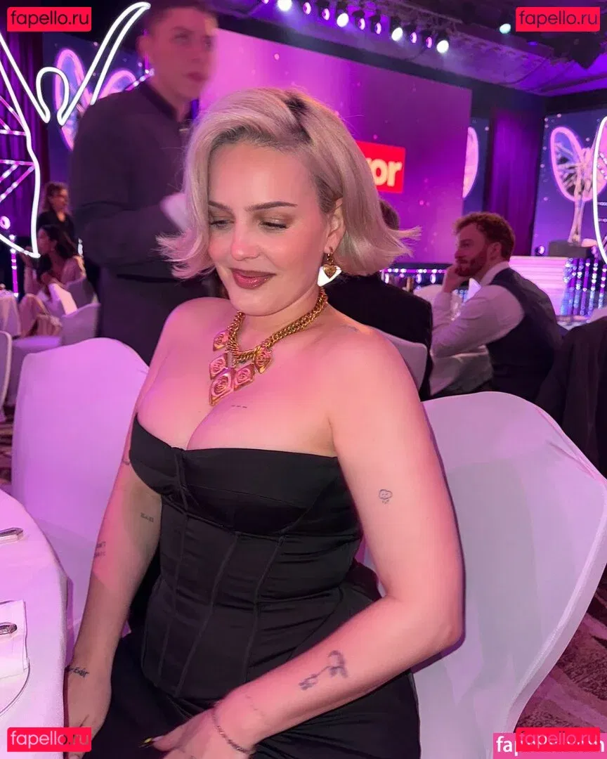 Annemarie Onlyfans Photo Gallery 