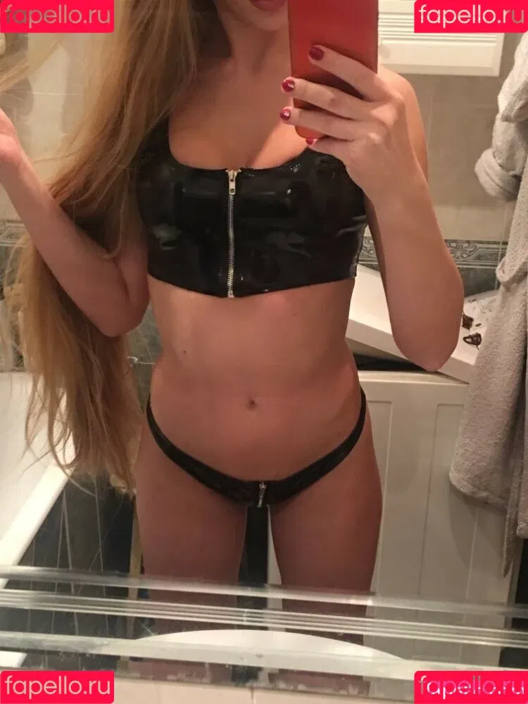 Kira Sandovaya Onlyfans Photo Gallery 
