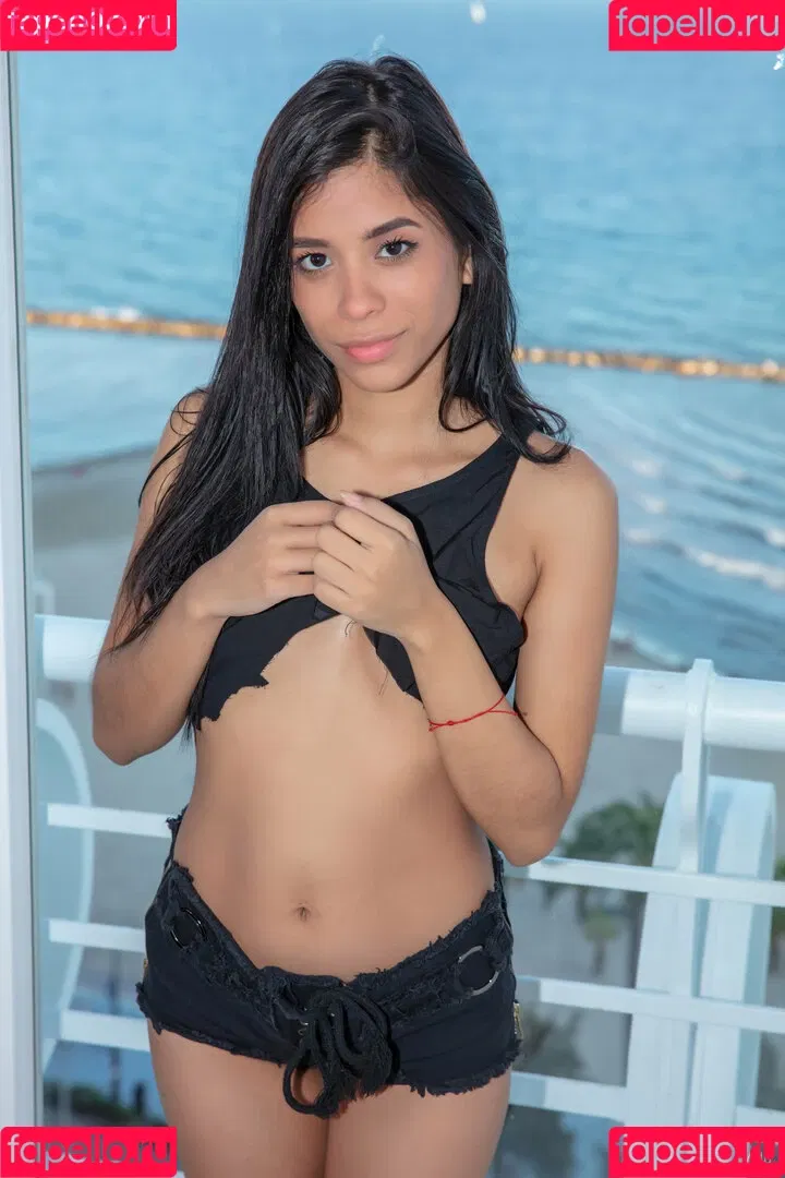 Watch4Beauty Onlyfans Photo Gallery 