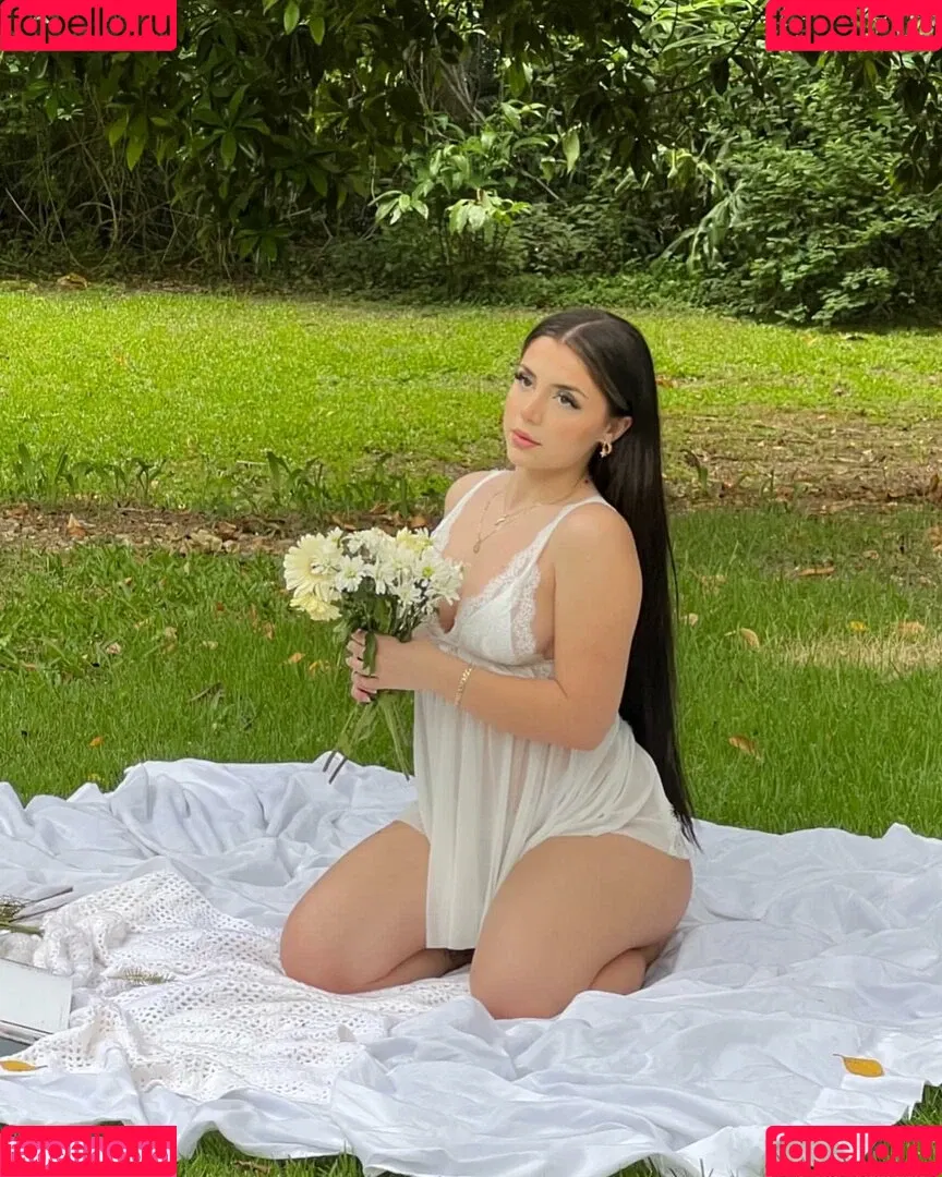 Lilith Cavaliere Onlyfans Photo Gallery 