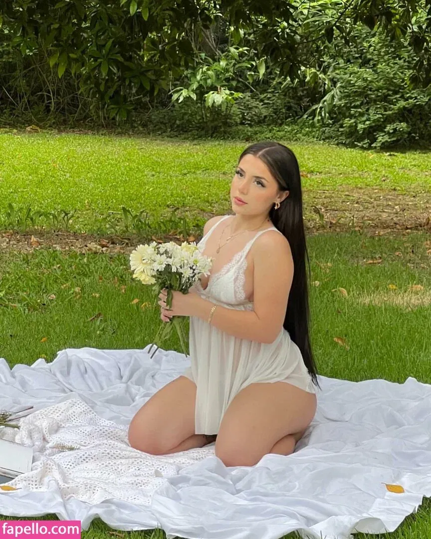 Lilith Cavaliere Onlyfans Photo Gallery 