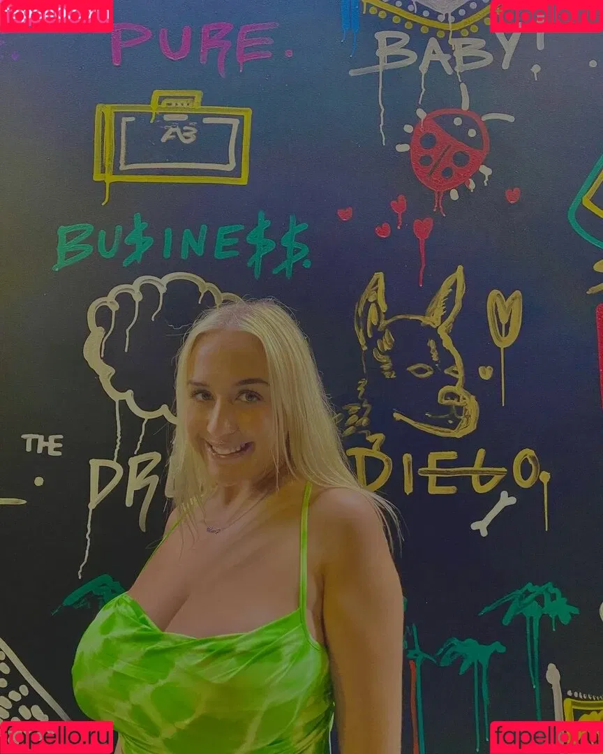 Holly Youpa Onlyfans Photo Gallery 