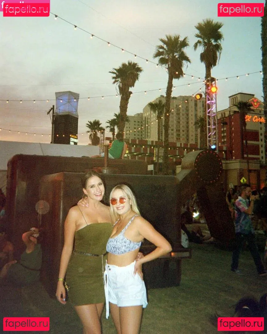 Holly Youpa Onlyfans Photo Gallery 