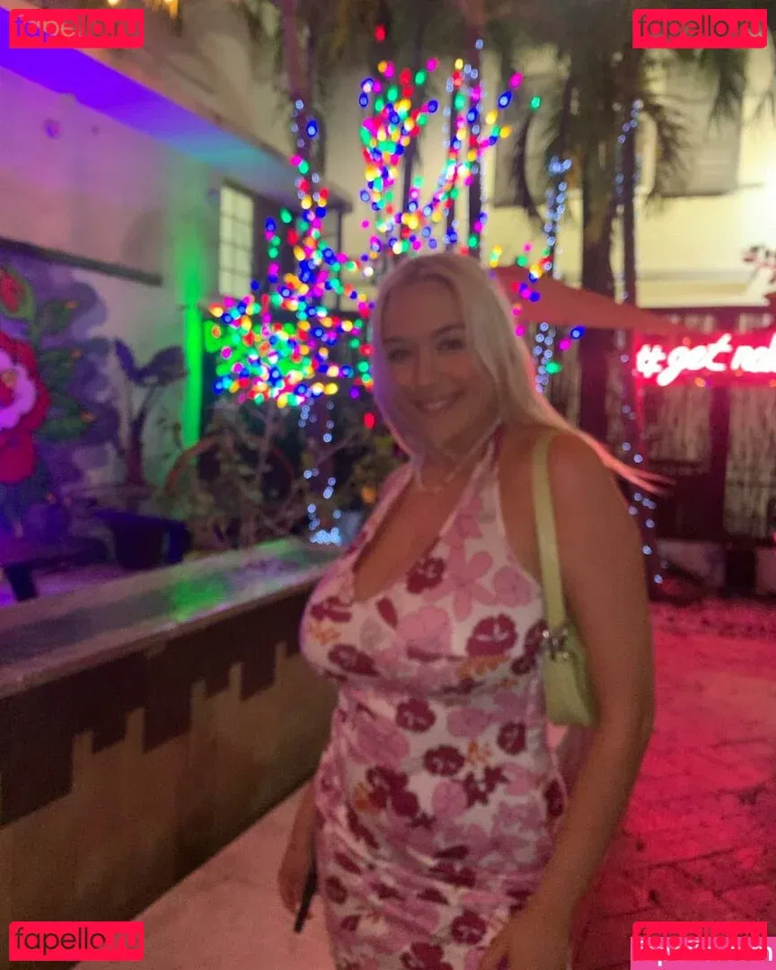 Holly Youpa Onlyfans Photo Gallery 