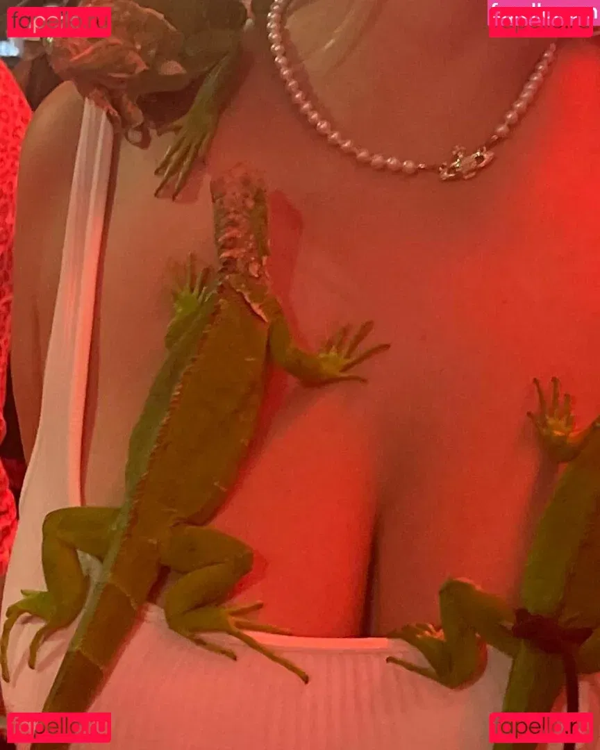 Holly Youpa Onlyfans Photo Gallery 