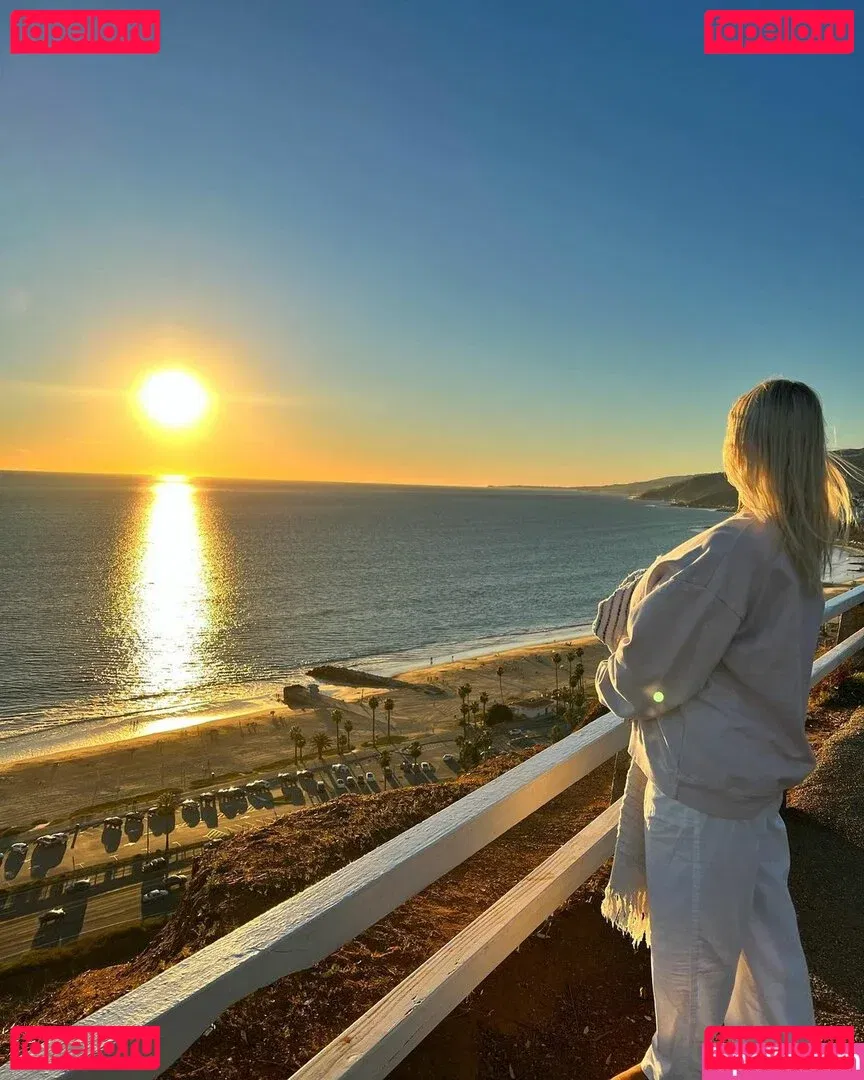 Holly Youpa Onlyfans Photo Gallery 