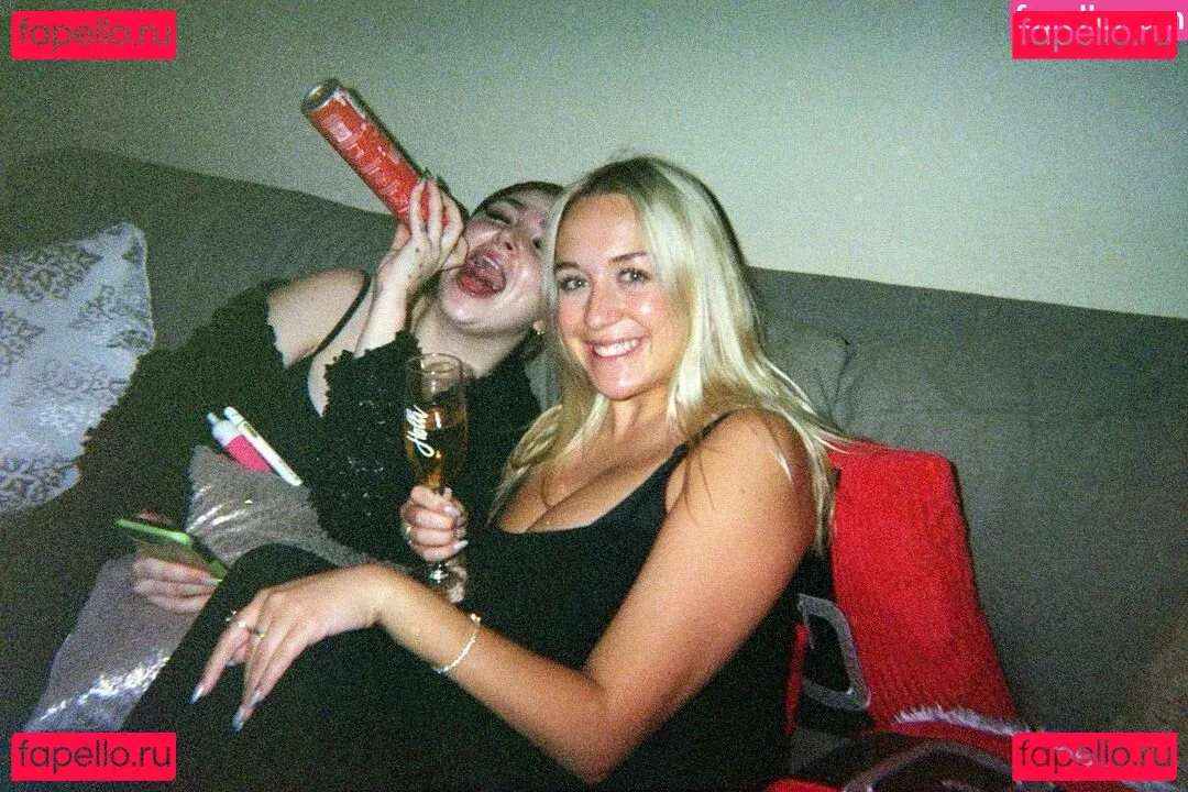 Holly Youpa Onlyfans Photo Gallery 