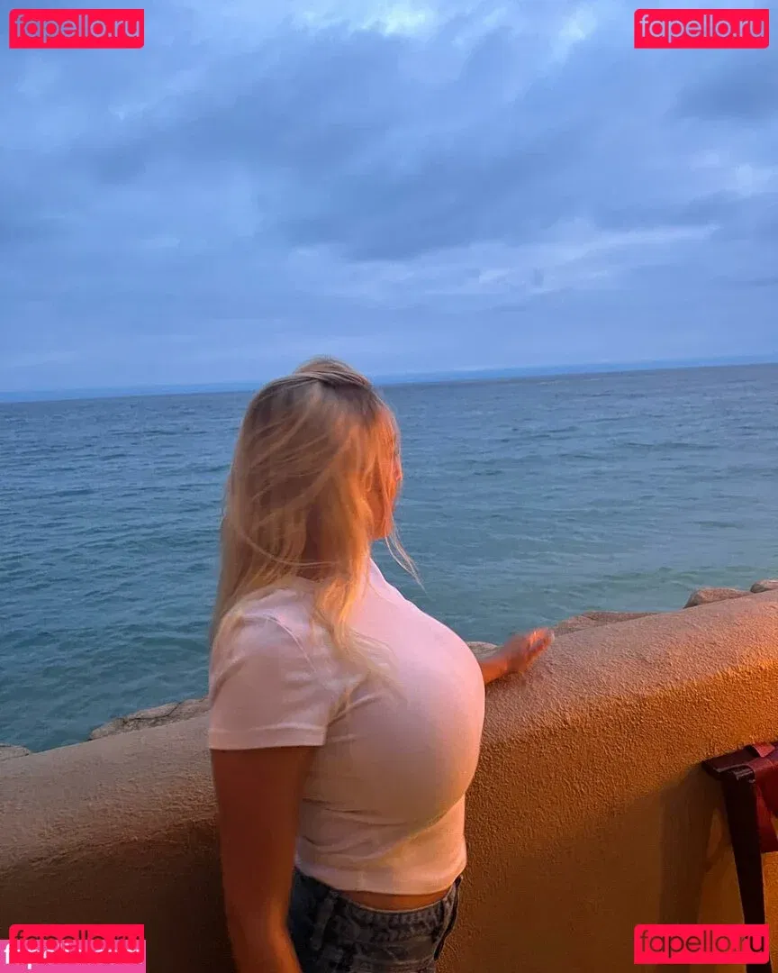 Holly Youpa Onlyfans Photo Gallery 