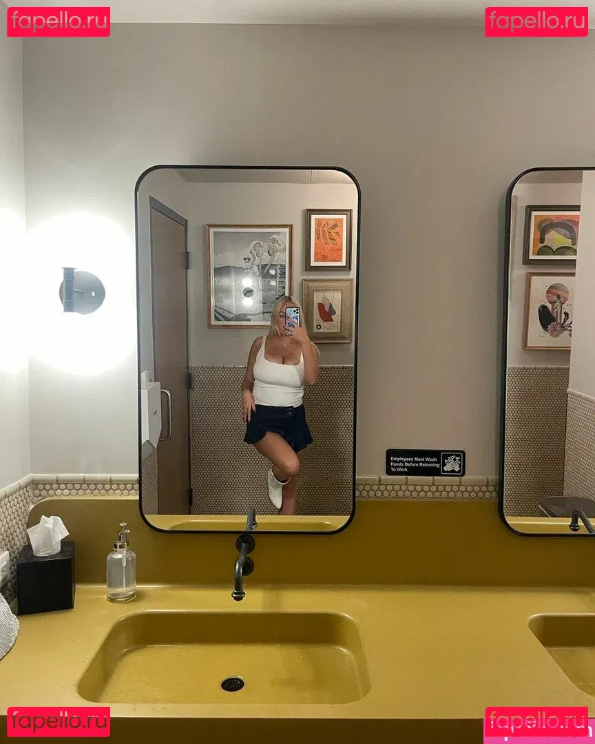 Holly Youpa Onlyfans Photo Gallery 