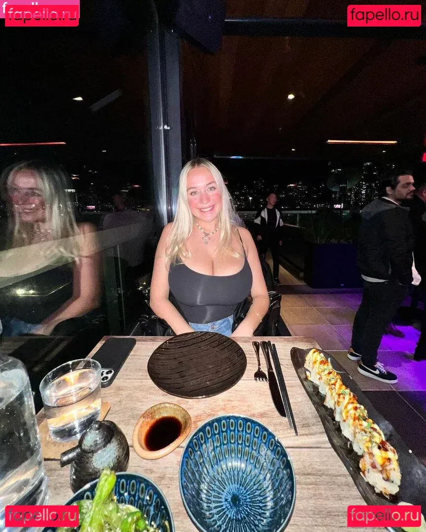 Holly Youpa Onlyfans Photo Gallery 