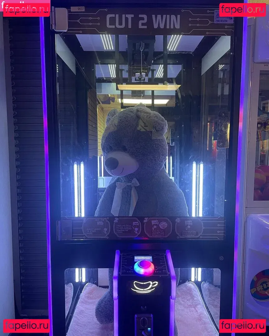 Holly Youpa Onlyfans Photo Gallery 