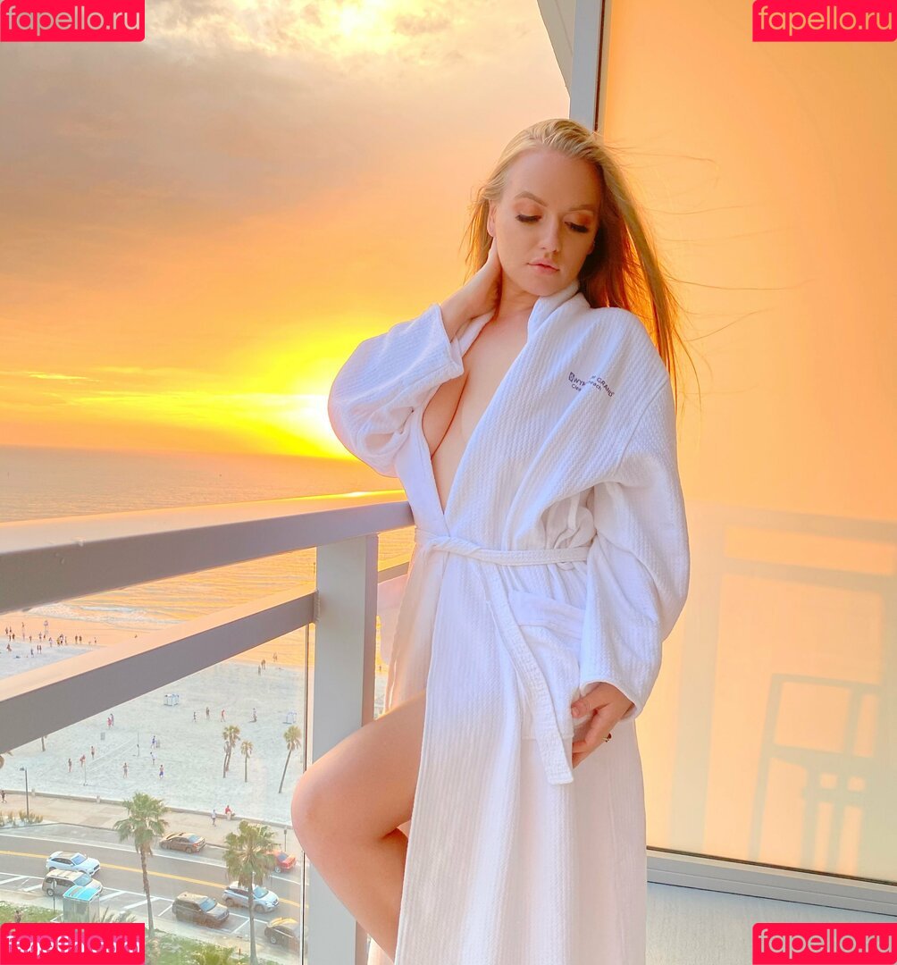 baddangel Onlyfans Photo Gallery 