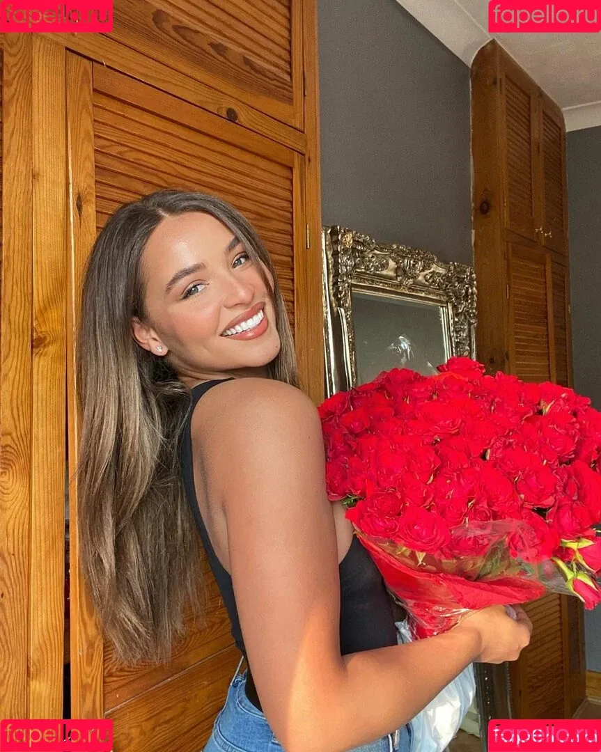 Clo Lloyd Onlyfans Photo Gallery 
