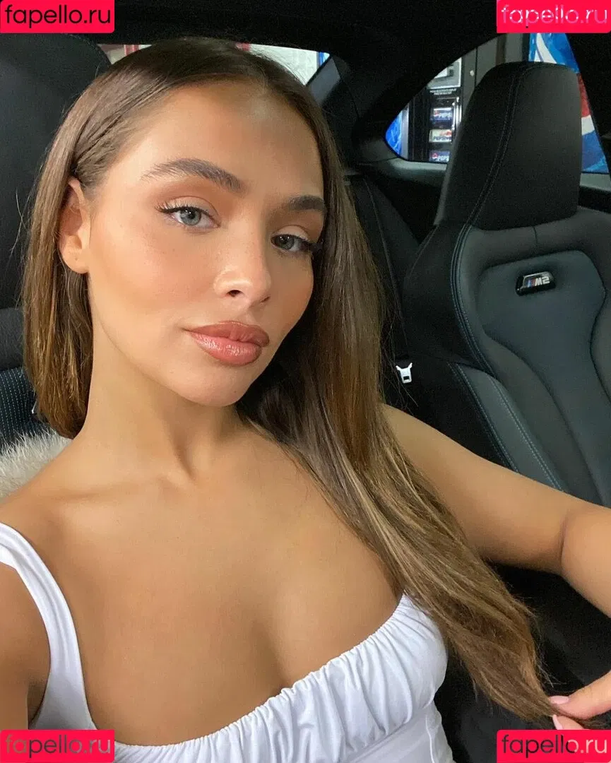 Clo Lloyd Onlyfans Photo Gallery 