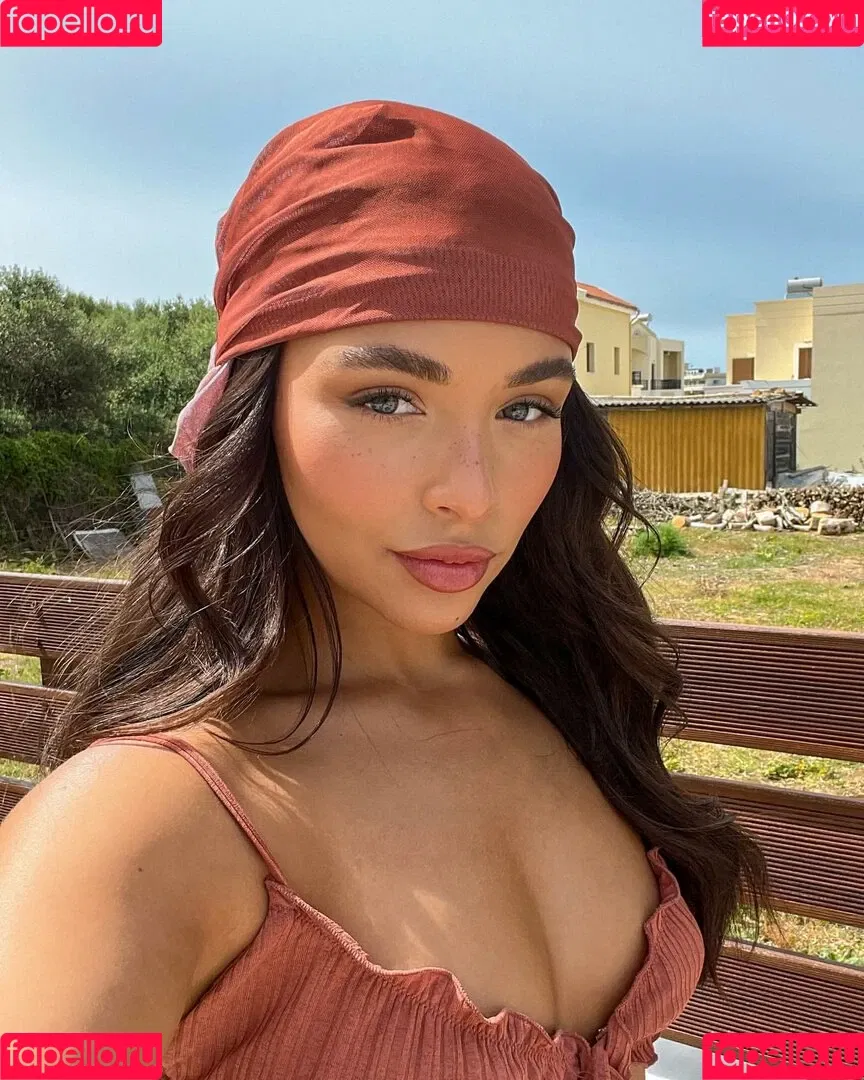 Clo Lloyd Onlyfans Photo Gallery 