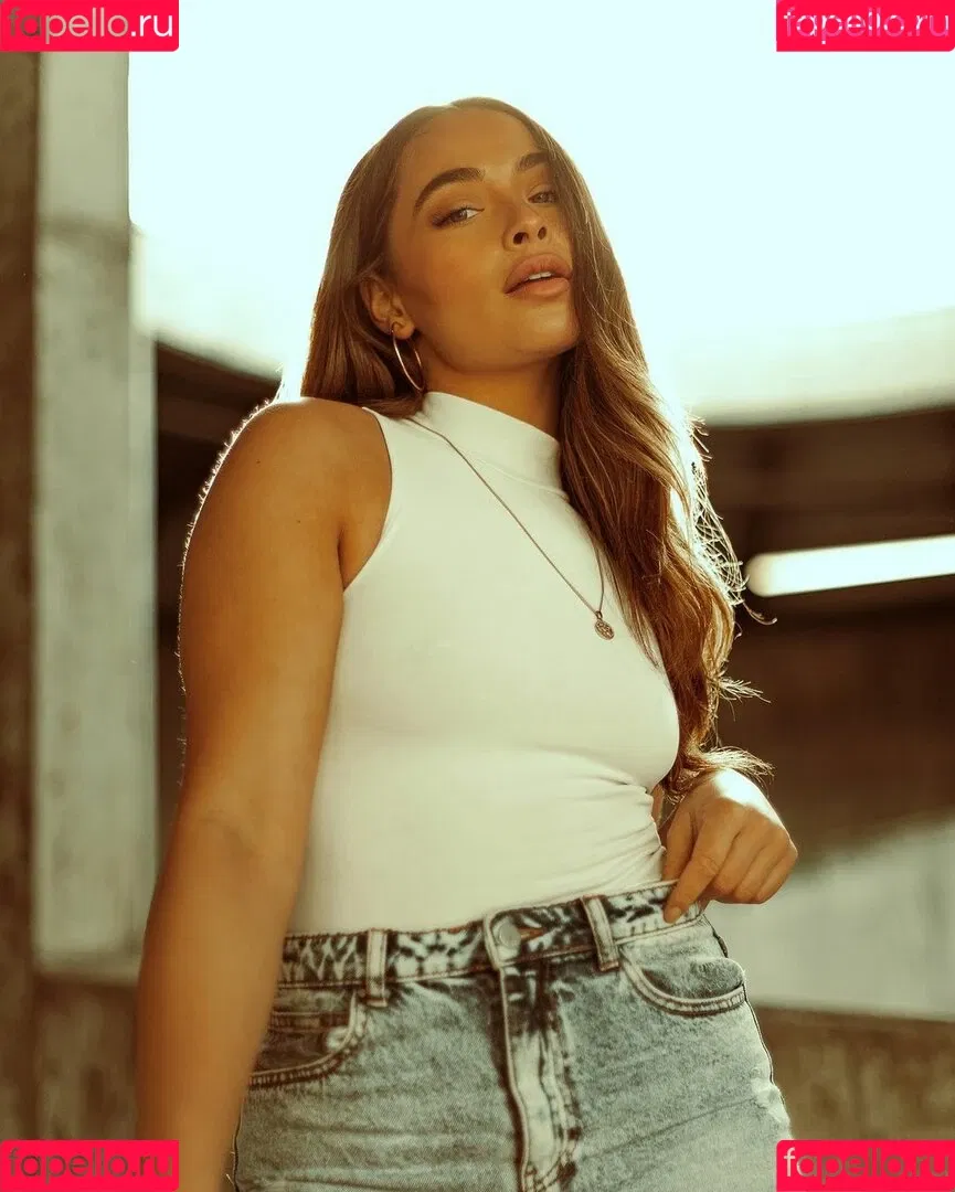 Clo Lloyd Onlyfans Photo Gallery 