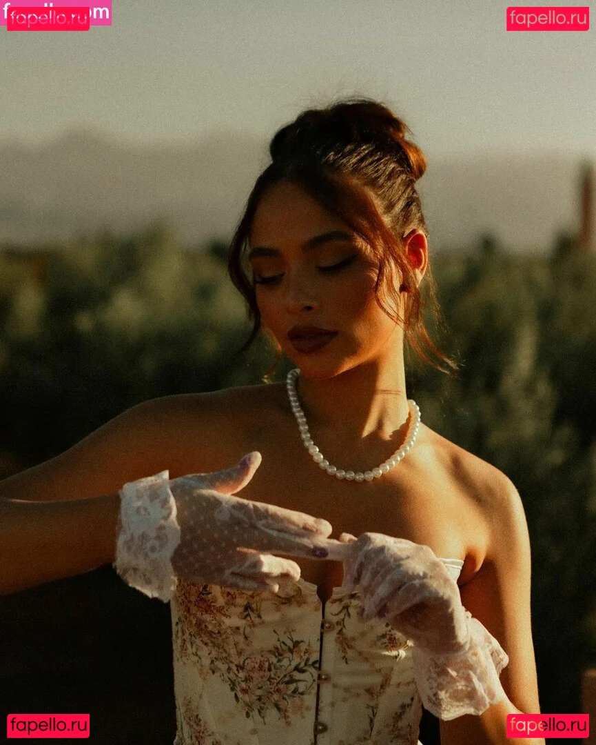 Clo Lloyd Onlyfans Photo Gallery 