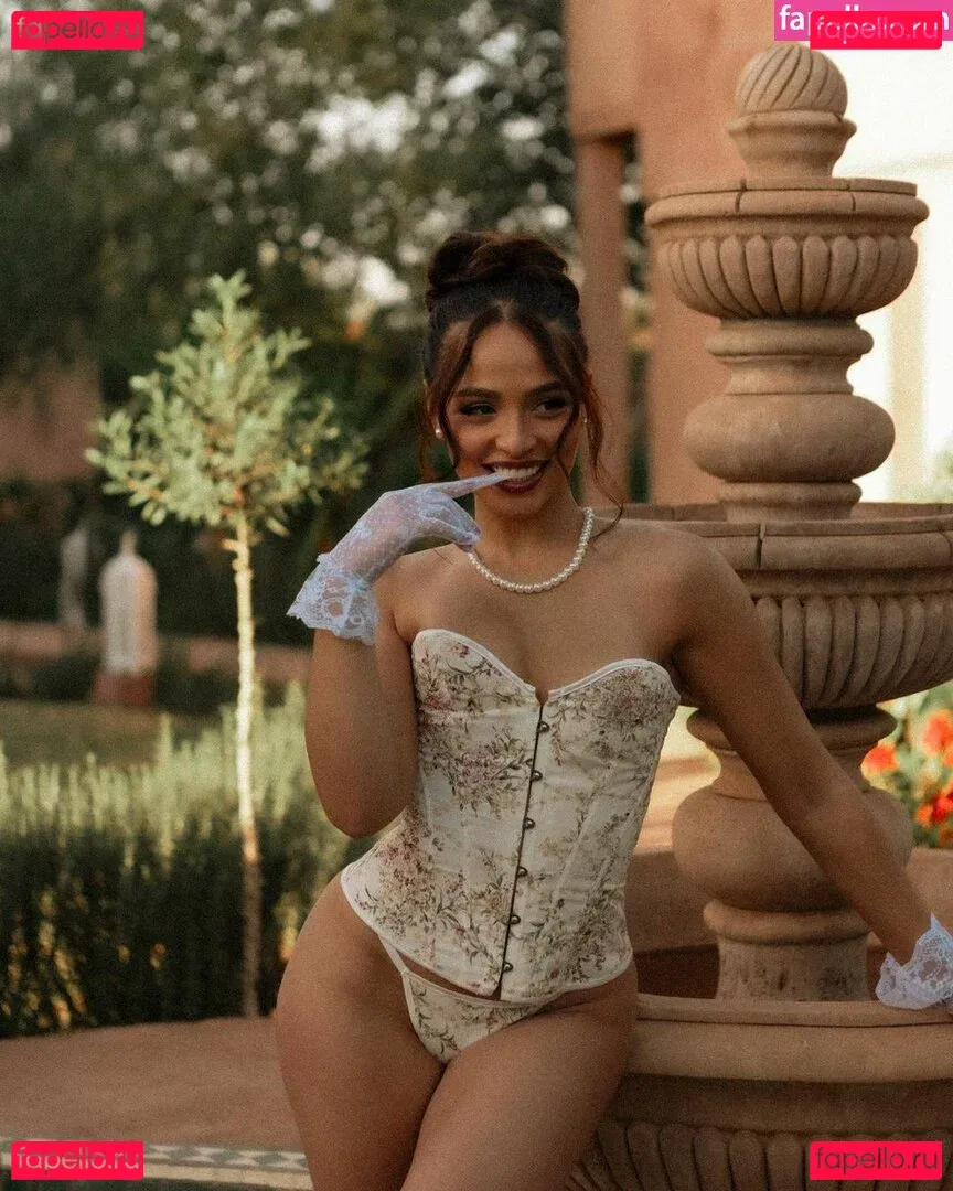 Clo Lloyd Onlyfans Photo Gallery 