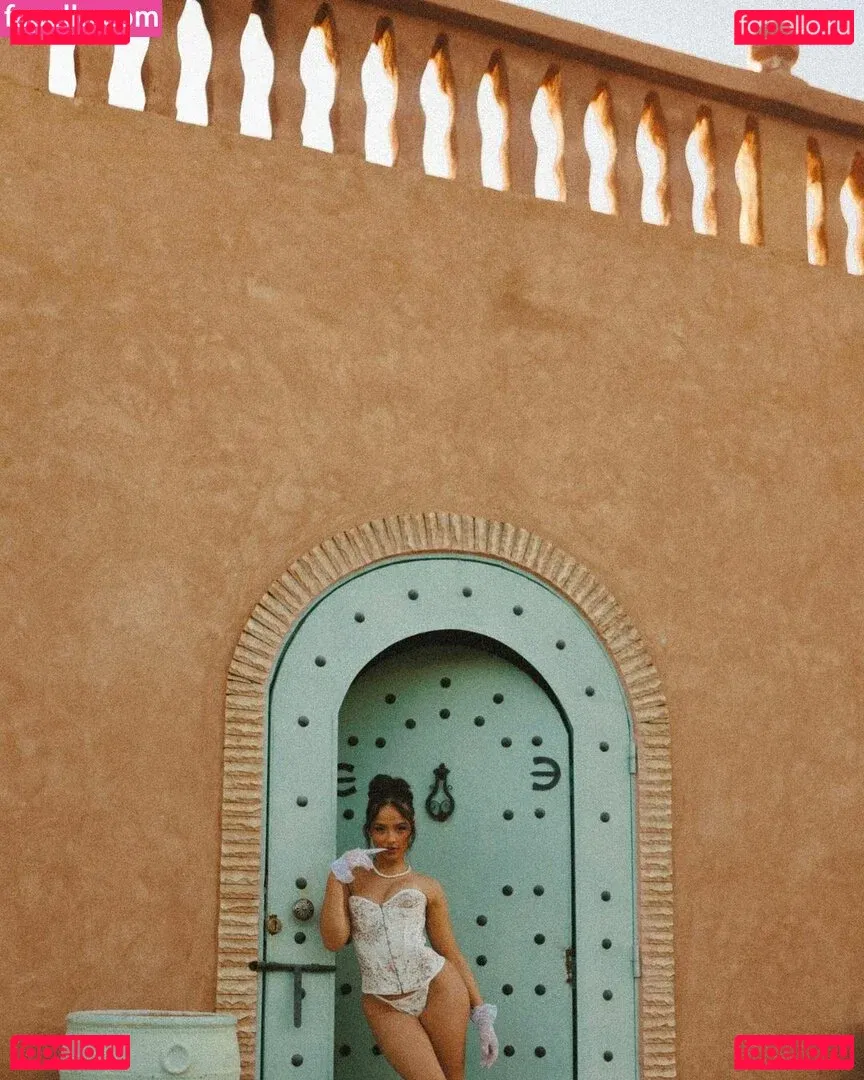 Clo Lloyd Onlyfans Photo Gallery 