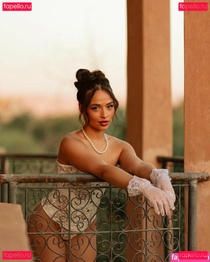 Clo Lloyd Onlyfans Photo Gallery 