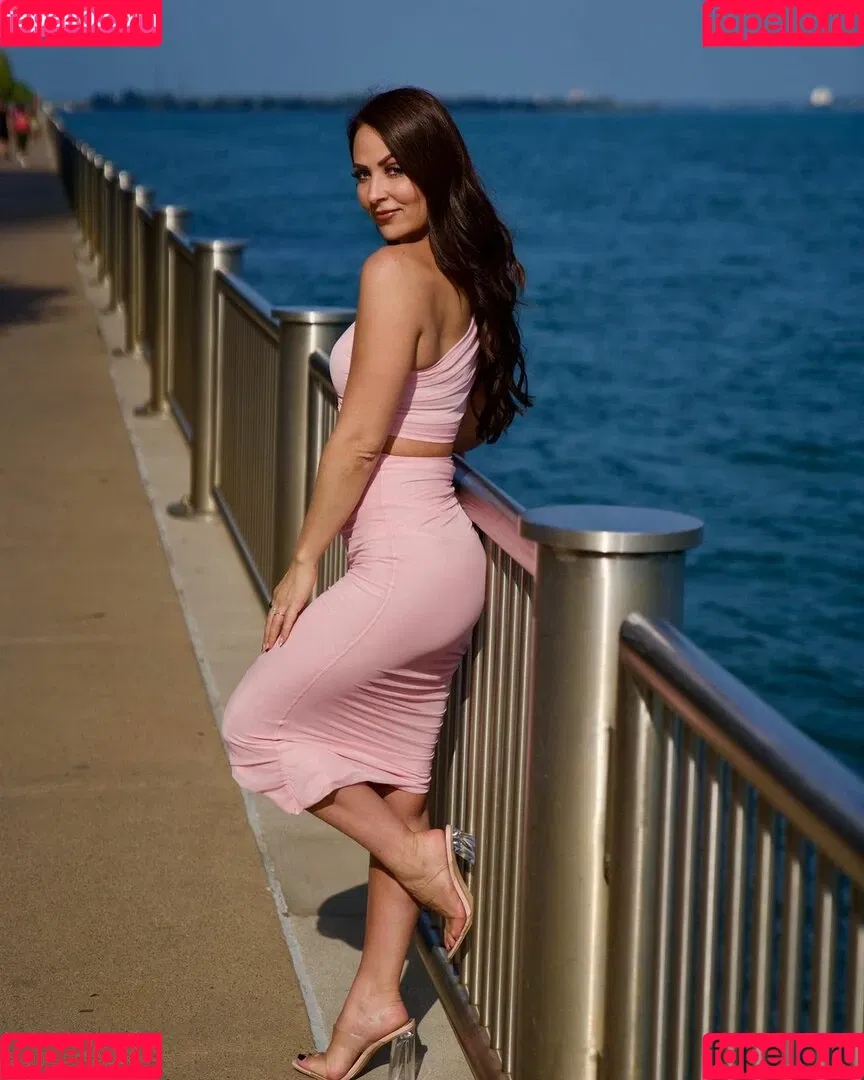 Tenille Dashwood Onlyfans Photo Gallery 