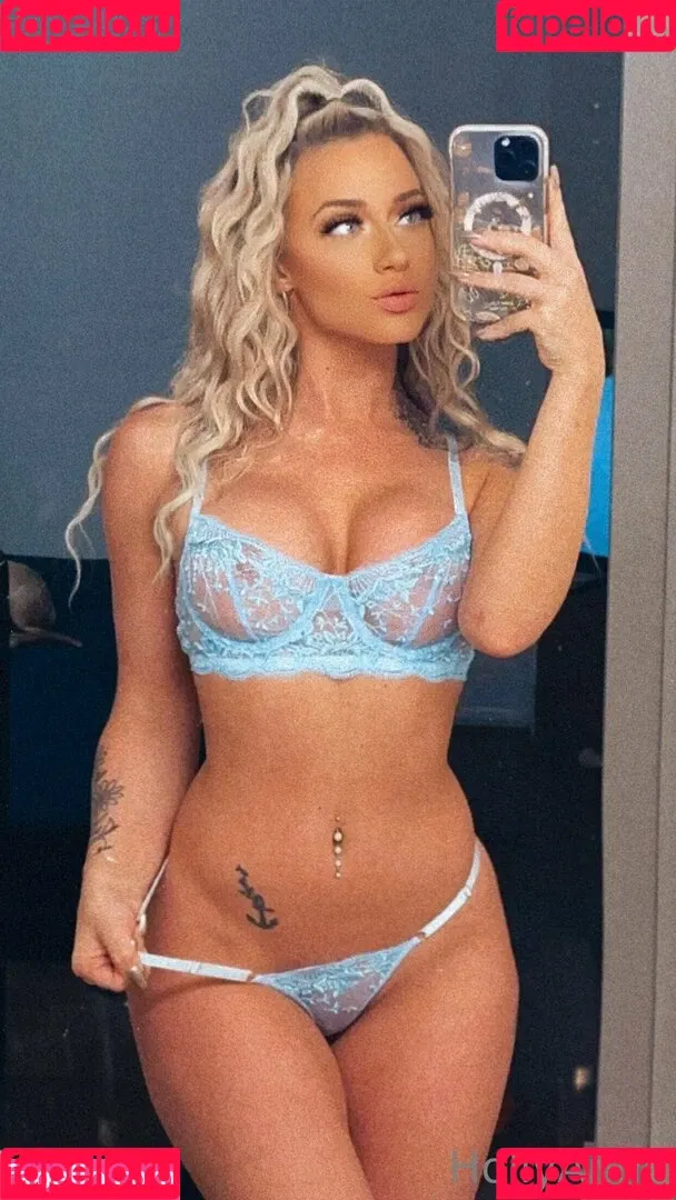 holly38anne Onlyfans Photo Gallery 