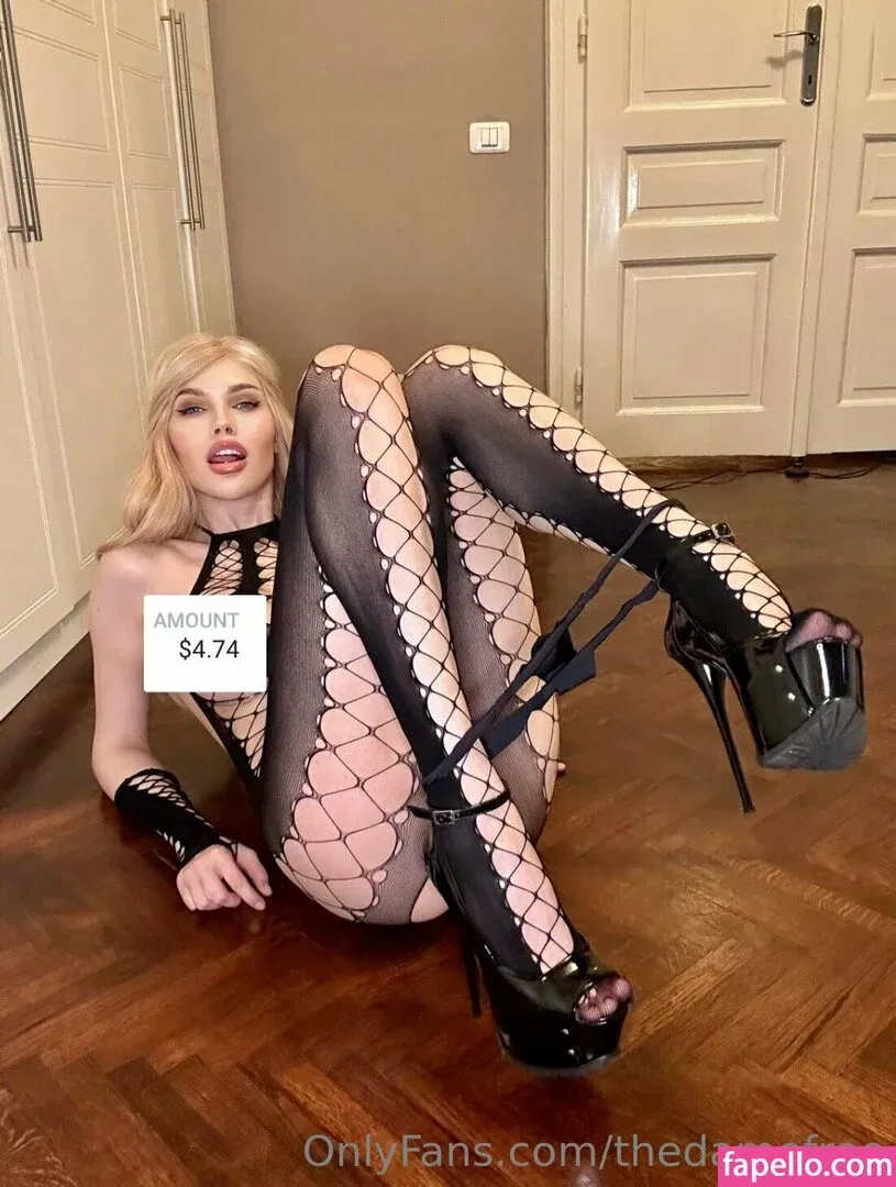 thedamefree Onlyfans Photo Gallery 