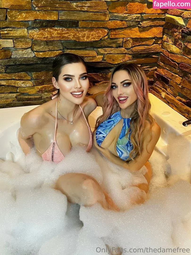 thedamefree Onlyfans Photo Gallery 